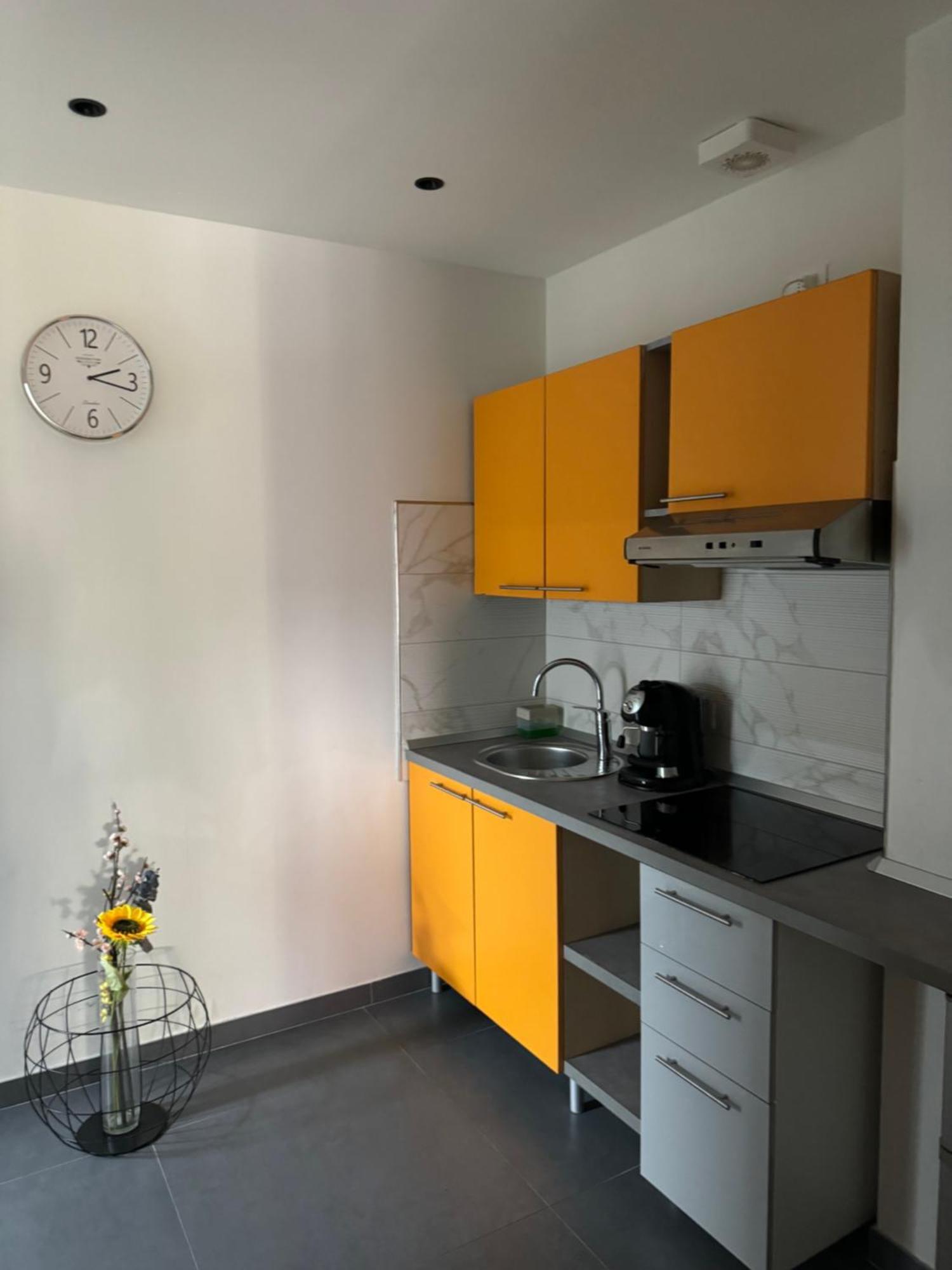 Appartamenti Clesioresidencebuonconsiglio เตรนโต ภายนอก รูปภาพ